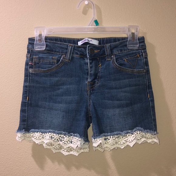 VIGOSS• Lace Denim Shorts - Picture 2 of 4